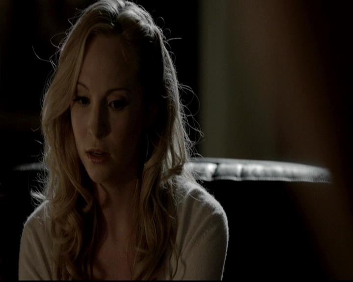 VampireDiariesWorld-dot-org_4x09OComeAllYeFaithful2020.jpg