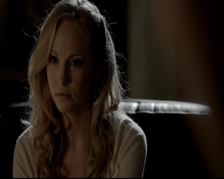 VampireDiariesWorld-dot-org_4x09OComeAllYeFaithful2021.jpg