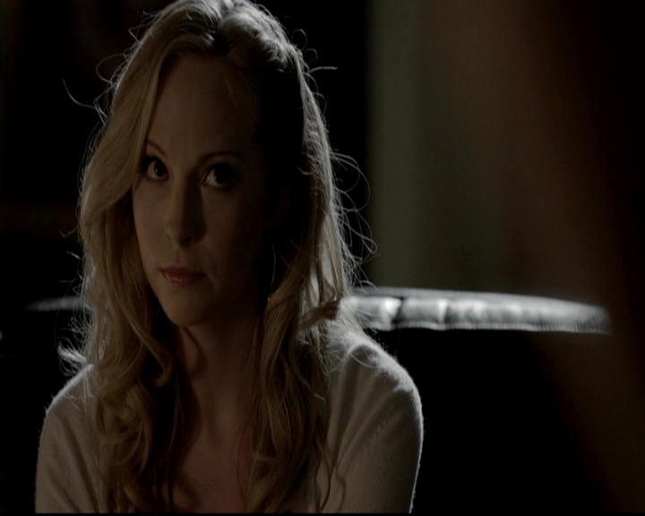 VampireDiariesWorld-dot-org_4x09OComeAllYeFaithful2022.jpg