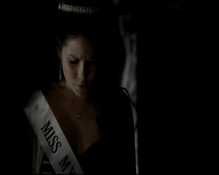 VampireDiariesWorld-dot-org_4x09OComeAllYeFaithful2200.jpg