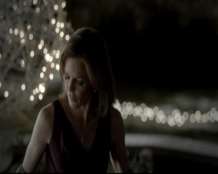 VampireDiariesWorld-dot-org_4x09OComeAllYeFaithful2217.jpg