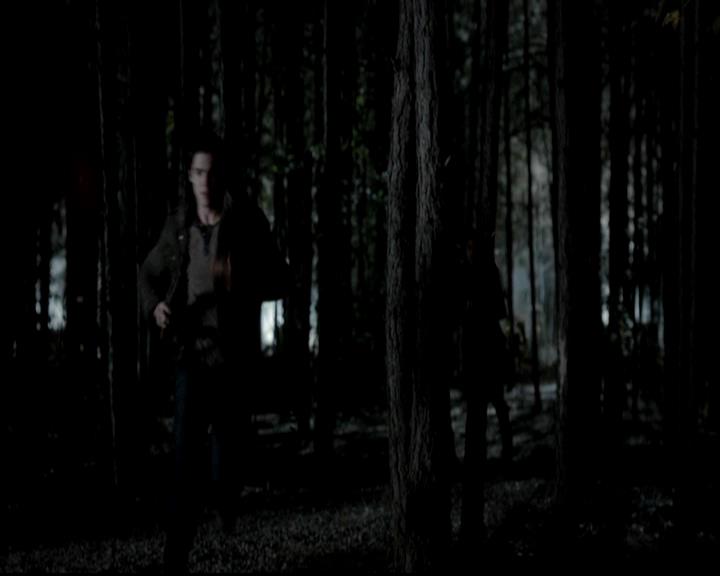 VampireDiariesWorld-dot-org_4x11CatchMeIfYouCan0175.jpg