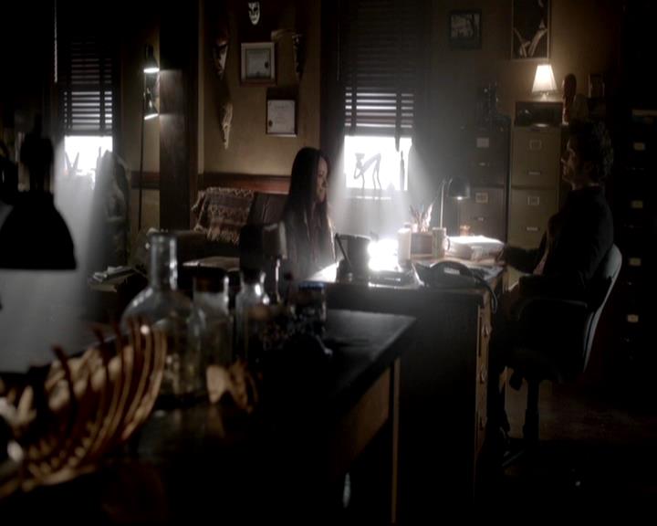 VampireDiariesWorld-dot-org_4x11CatchMeIfYouCan0356.jpg