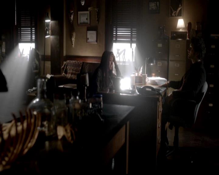 VampireDiariesWorld-dot-org_4x11CatchMeIfYouCan0358.jpg