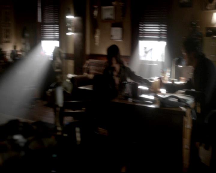 VampireDiariesWorld-dot-org_4x11CatchMeIfYouCan0396.jpg