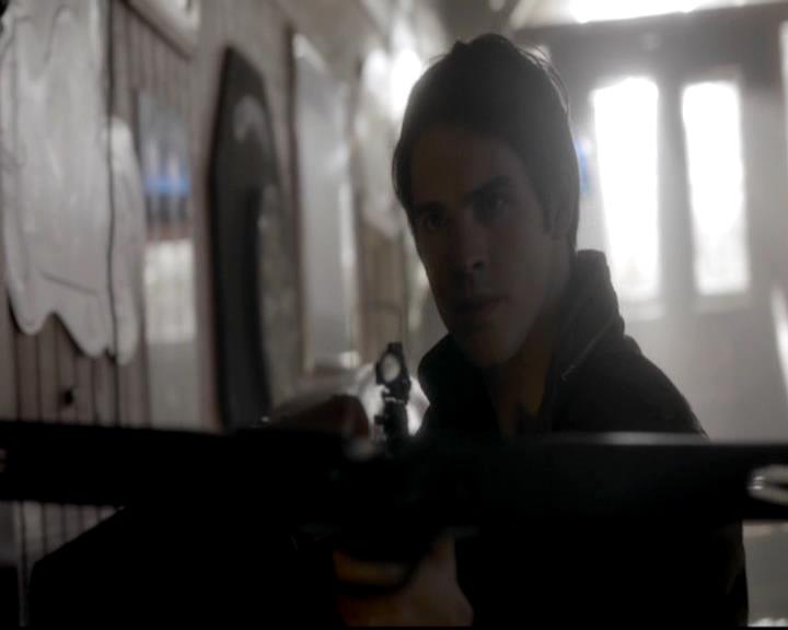 VampireDiariesWorld-dot-org_4x11CatchMeIfYouCan0480.jpg