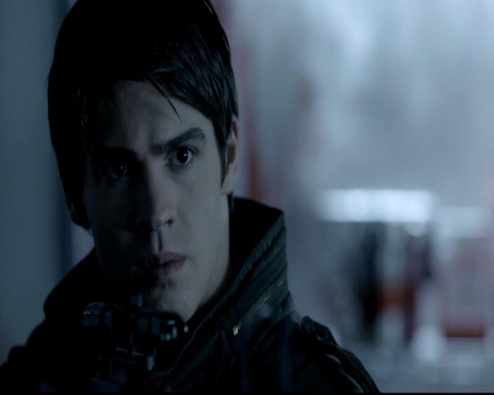 VampireDiariesWorld-dot-org_4x11CatchMeIfYouCan0520.jpg