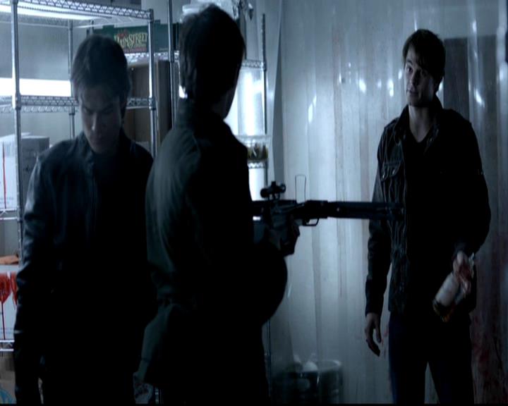 VampireDiariesWorld-dot-org_4x11CatchMeIfYouCan0525.jpg