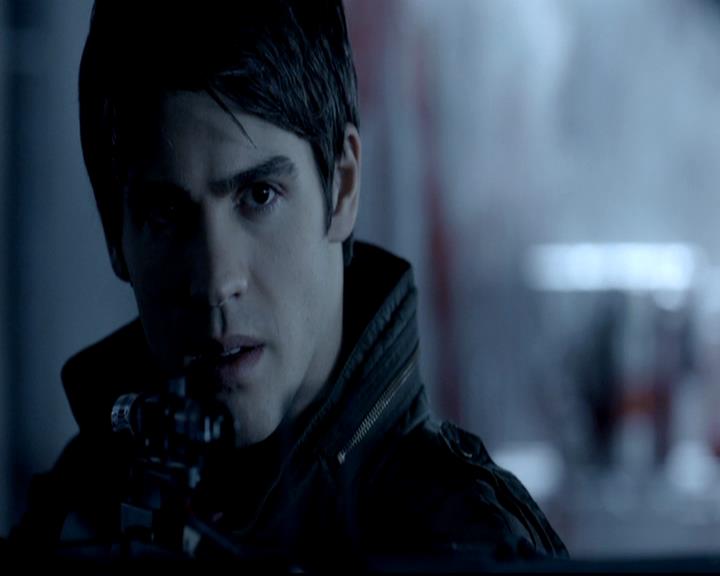 VampireDiariesWorld-dot-org_4x11CatchMeIfYouCan0588.jpg