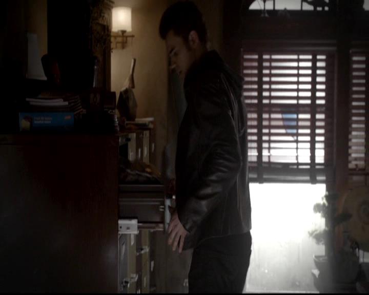 VampireDiariesWorld-dot-org_4x11CatchMeIfYouCan0621.jpg