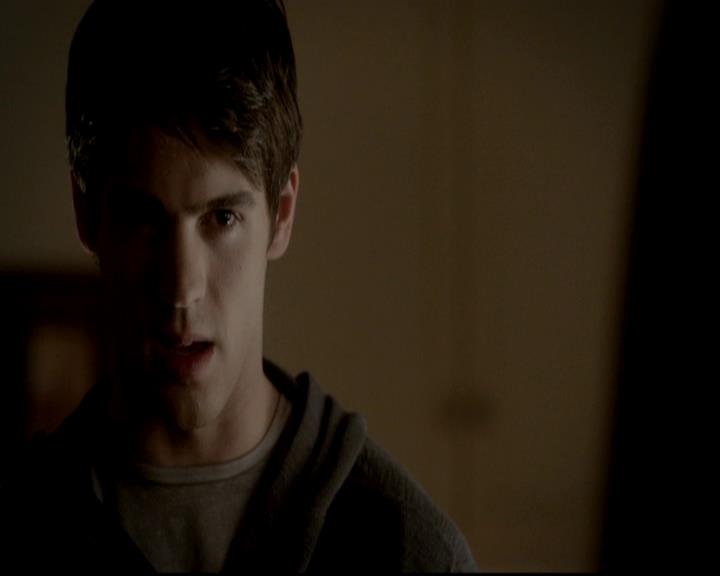 VampireDiariesWorld-dot-org_4x11CatchMeIfYouCan1025.jpg