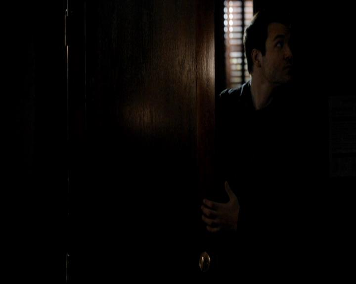 VampireDiariesWorld-dot-org_4x11CatchMeIfYouCan1139.jpg