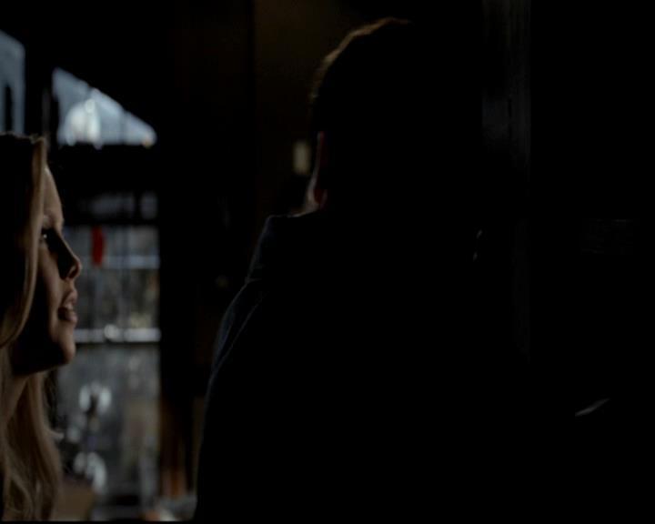 VampireDiariesWorld-dot-org_4x11CatchMeIfYouCan1155.jpg