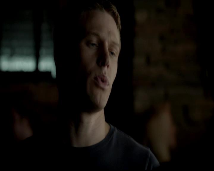 VampireDiariesWorld-dot-org_4x11CatchMeIfYouCan1273.jpg