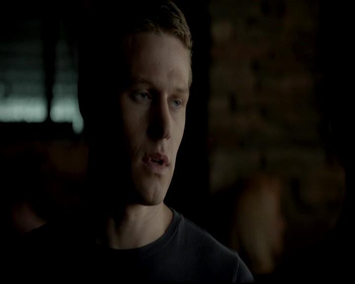 VampireDiariesWorld-dot-org_4x11CatchMeIfYouCan1277.jpg