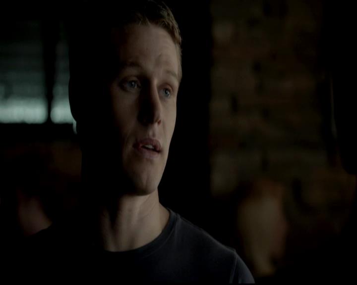 VampireDiariesWorld-dot-org_4x11CatchMeIfYouCan1278.jpg