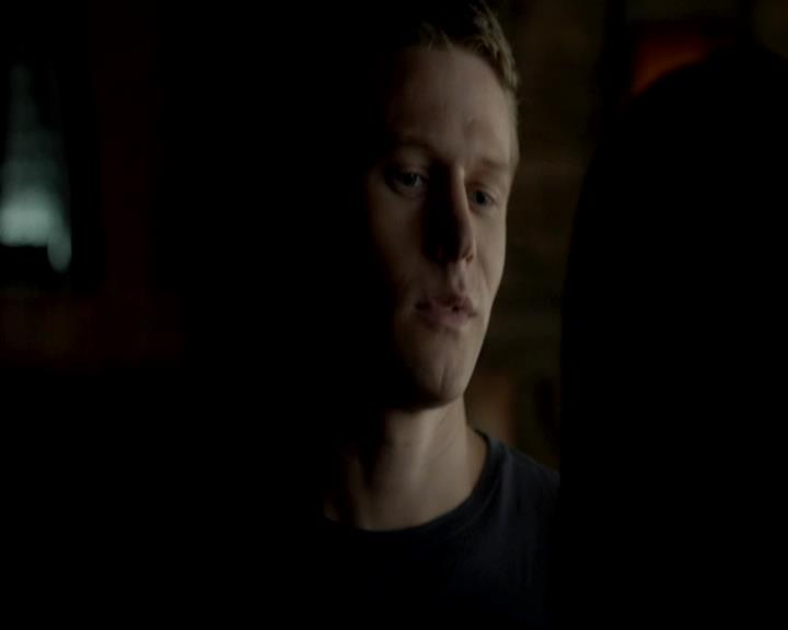 VampireDiariesWorld-dot-org_4x11CatchMeIfYouCan1285.jpg