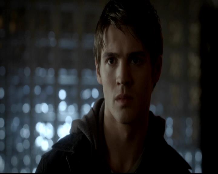 VampireDiariesWorld-dot-org_4x11CatchMeIfYouCan1301.jpg