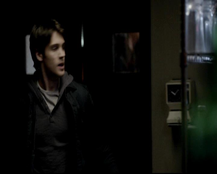 VampireDiariesWorld-dot-org_4x11CatchMeIfYouCan1312.jpg