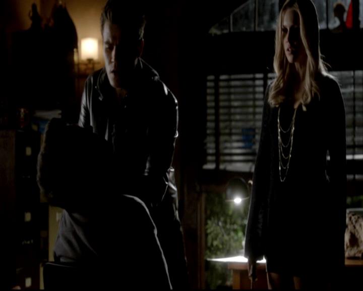 VampireDiariesWorld-dot-org_4x11CatchMeIfYouCan1415.jpg