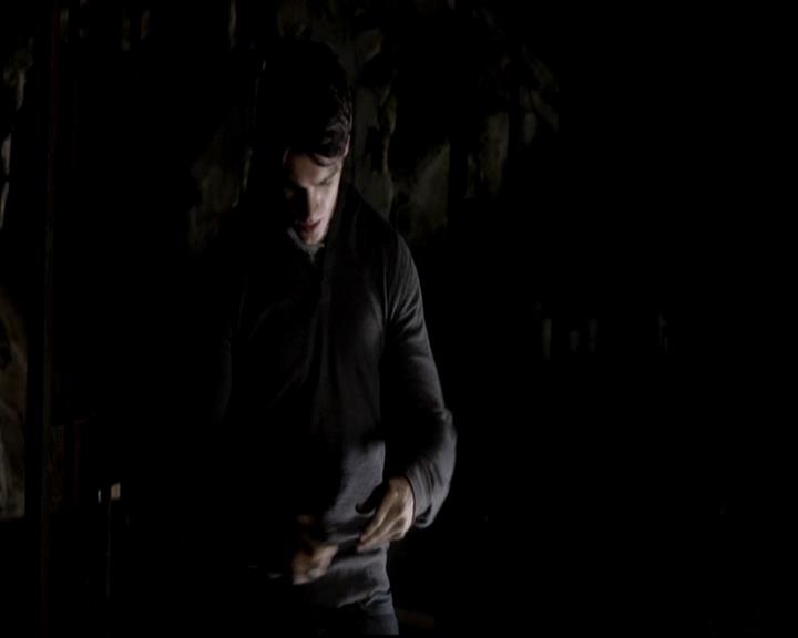 VampireDiariesWorld-dot-org_4x11CatchMeIfYouCan1601.jpg