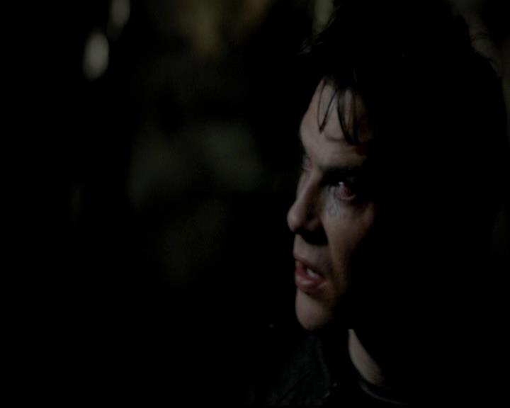 VampireDiariesWorld-dot-org_4x11CatchMeIfYouCan1692.jpg