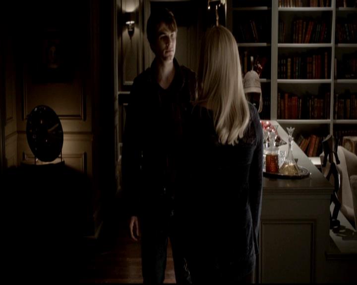 VampireDiariesWorld-dot-org_4x11CatchMeIfYouCan1699.jpg