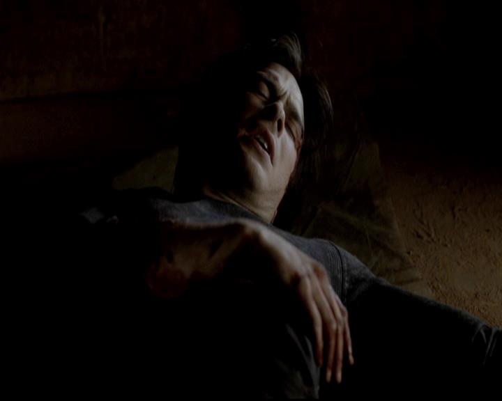 VampireDiariesWorld-dot-org_4x11CatchMeIfYouCan1932.jpg