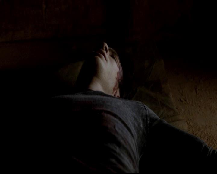 VampireDiariesWorld-dot-org_4x11CatchMeIfYouCan1941.jpg