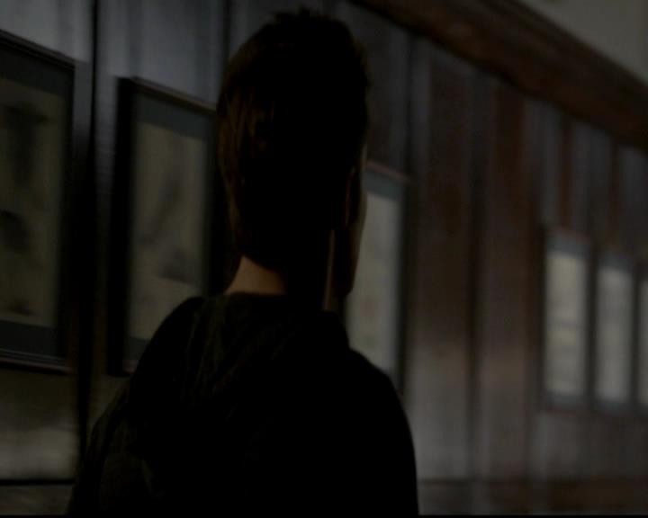 VampireDiariesWorld-dot-org_4x11CatchMeIfYouCan1944.jpg