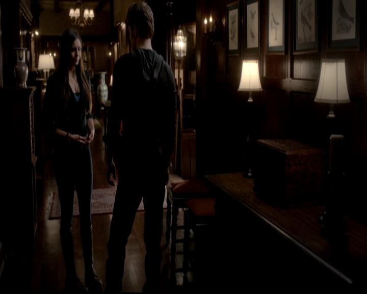 VampireDiariesWorld-dot-org_4x11CatchMeIfYouCan1954.jpg