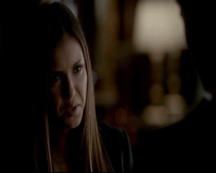 VampireDiariesWorld-dot-org_4x11CatchMeIfYouCan1970.jpg