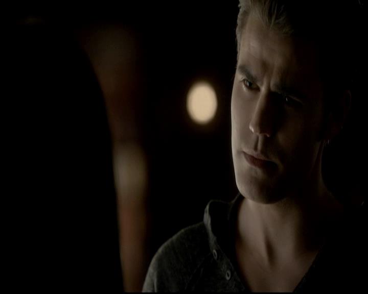 VampireDiariesWorld-dot-org_4x11CatchMeIfYouCan1976.jpg