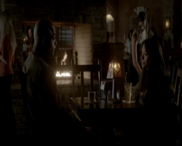 VampireDiariesWorld-dot-org_4x11CatchMeIfYouCan2036.jpg