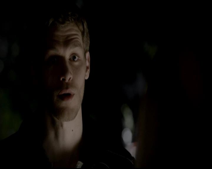 VampireDiariesWorld-dot-org_4x11CatchMeIfYouCan2100.jpg