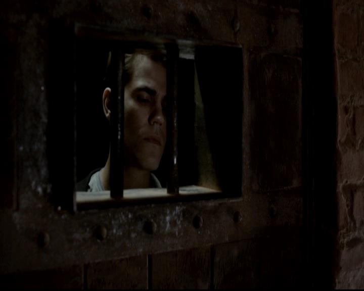 VampireDiariesWorld-dot-org_4x12AViewToAKill0319.jpg