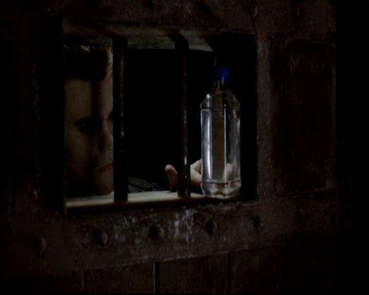 VampireDiariesWorld-dot-org_4x12AViewToAKill0323.jpg