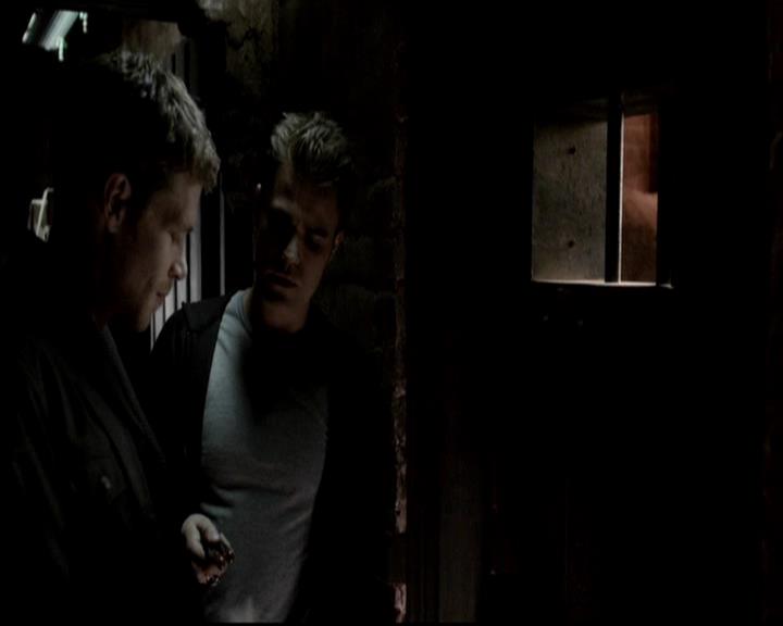 VampireDiariesWorld-dot-org_4x12AViewToAKill0347.jpg