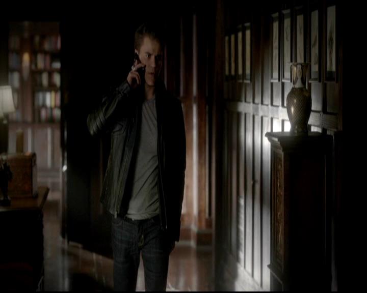 VampireDiariesWorld-dot-org_4x12AViewToAKill0402.jpg