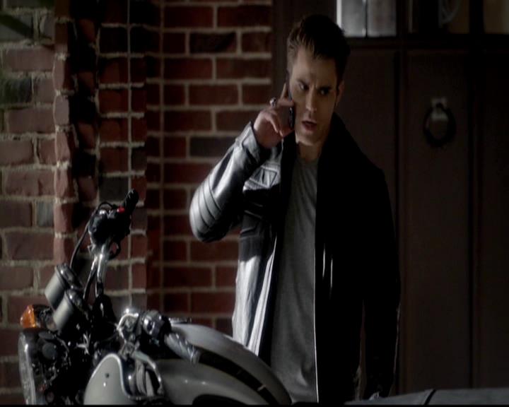 VampireDiariesWorld-dot-org_4x12AViewToAKill0418.jpg