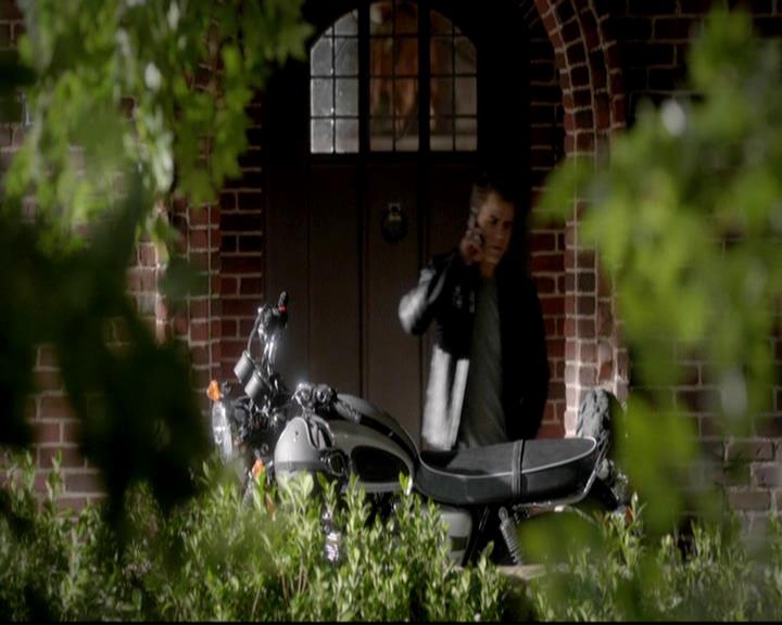 VampireDiariesWorld-dot-org_4x12AViewToAKill0431.jpg