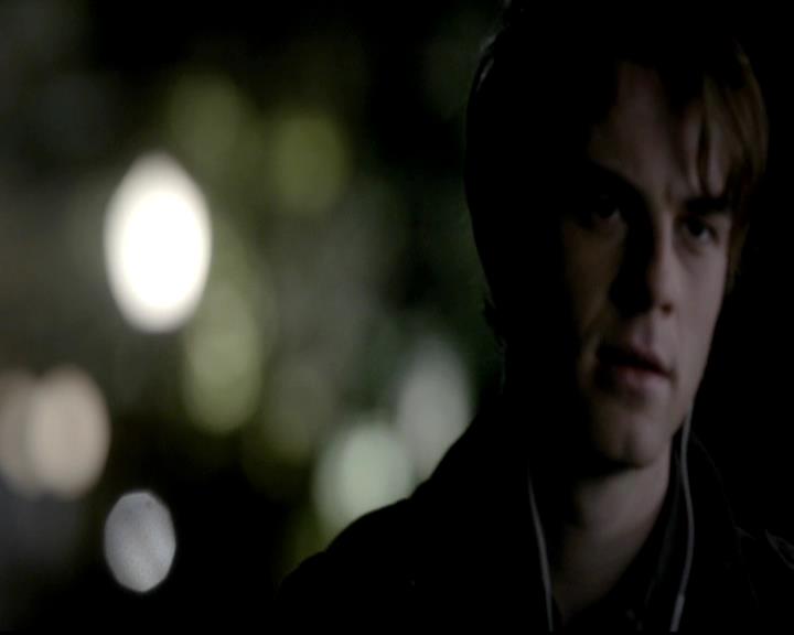 VampireDiariesWorld-dot-org_4x12AViewToAKill0505.jpg