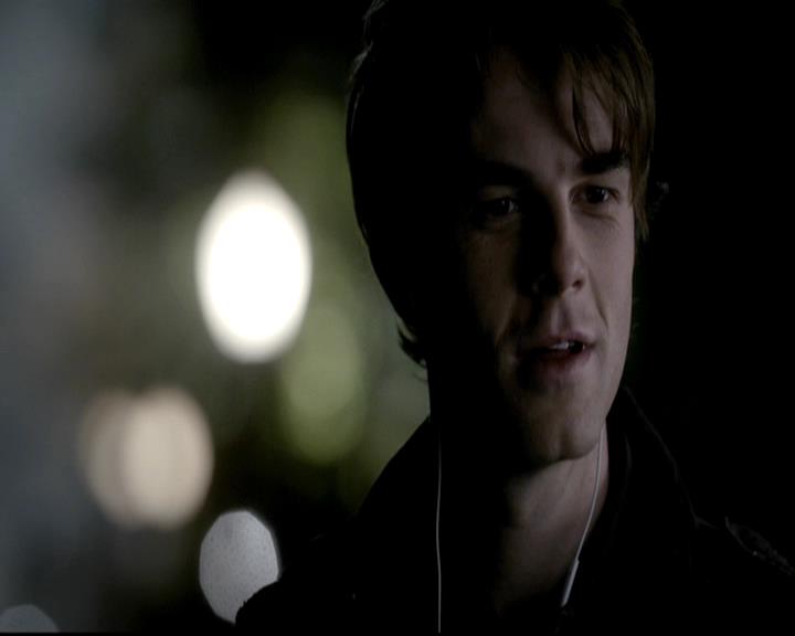 VampireDiariesWorld-dot-org_4x12AViewToAKill0511.jpg