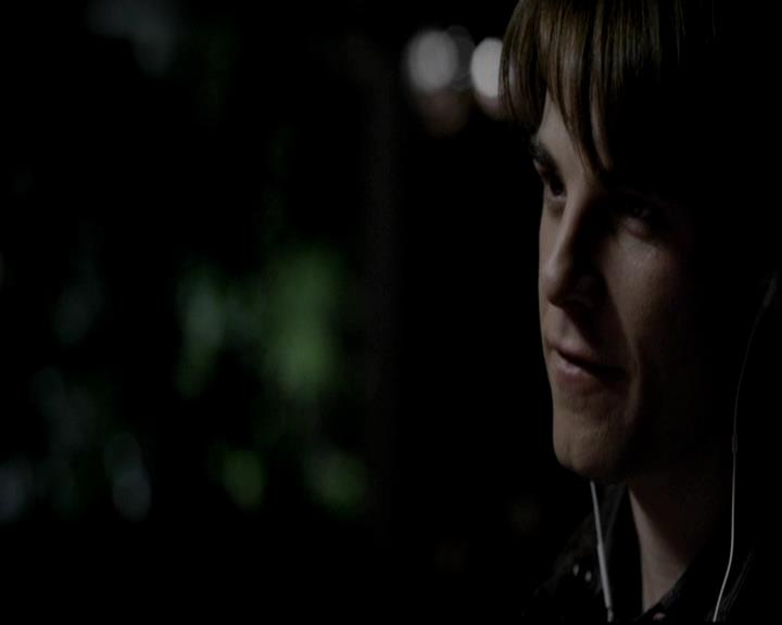 VampireDiariesWorld-dot-org_4x12AViewToAKill0522.jpg