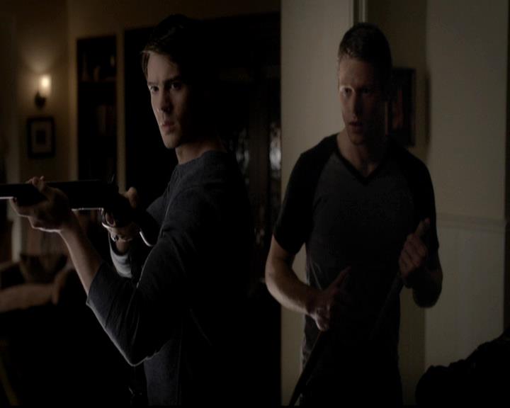 VampireDiariesWorld-dot-org_4x12AViewToAKill0530.jpg