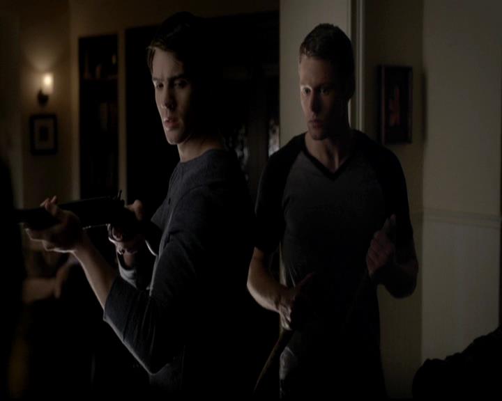 VampireDiariesWorld-dot-org_4x12AViewToAKill0535.jpg