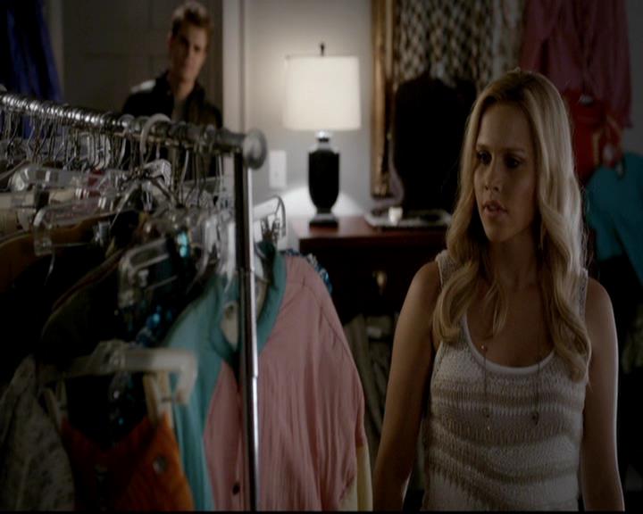 VampireDiariesWorld-dot-org_4x12AViewToAKill0616.jpg