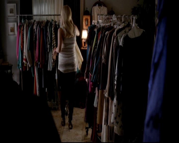 VampireDiariesWorld-dot-org_4x12AViewToAKill0624.jpg