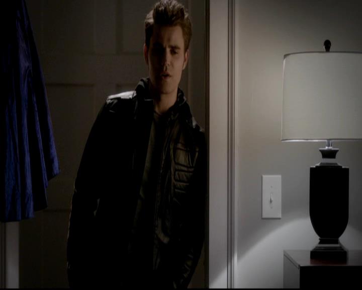 VampireDiariesWorld-dot-org_4x12AViewToAKill0625.jpg