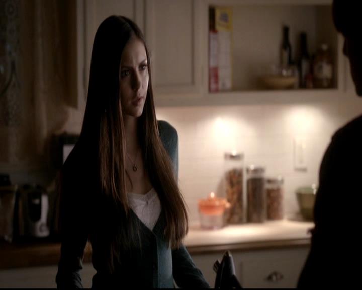 VampireDiariesWorld-dot-org_4x12AViewToAKill0831.jpg